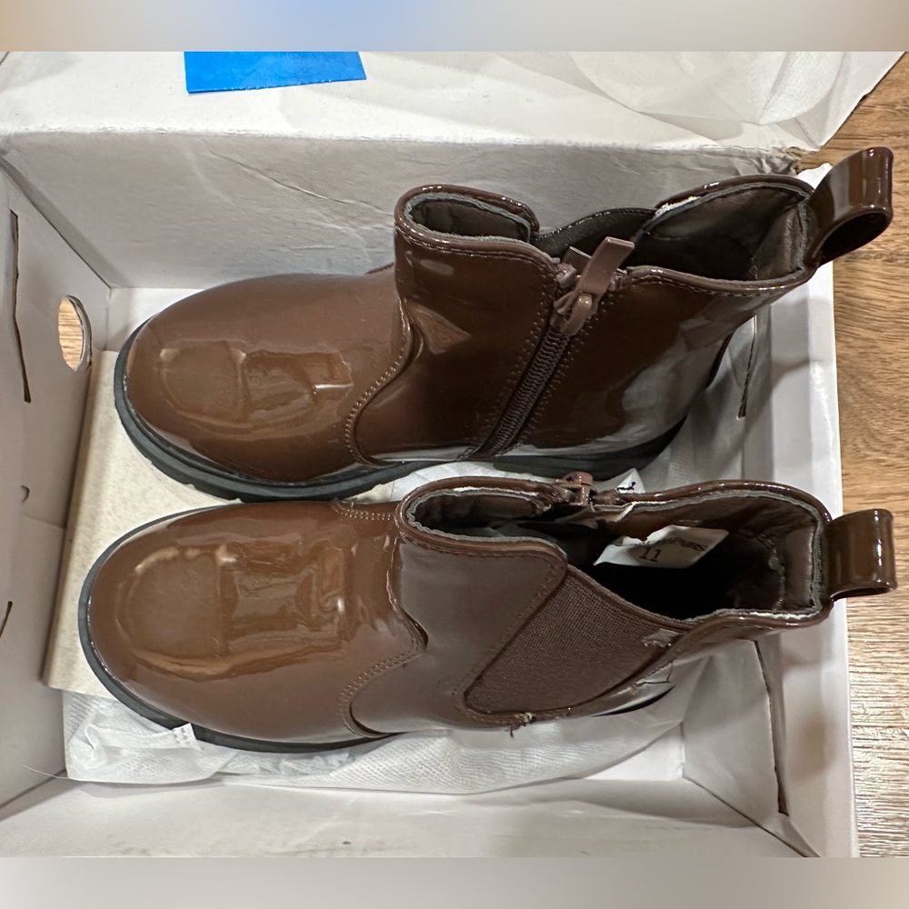 Dream Pairs Girls Brown Patent Boots Size 11 NIB